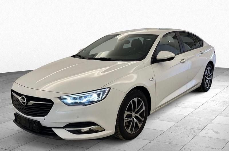 Weiß Gebraucht 2019 Opel Insignia Innovation Limousine | 13.500 € (Guter Preis) - Bild 1/4