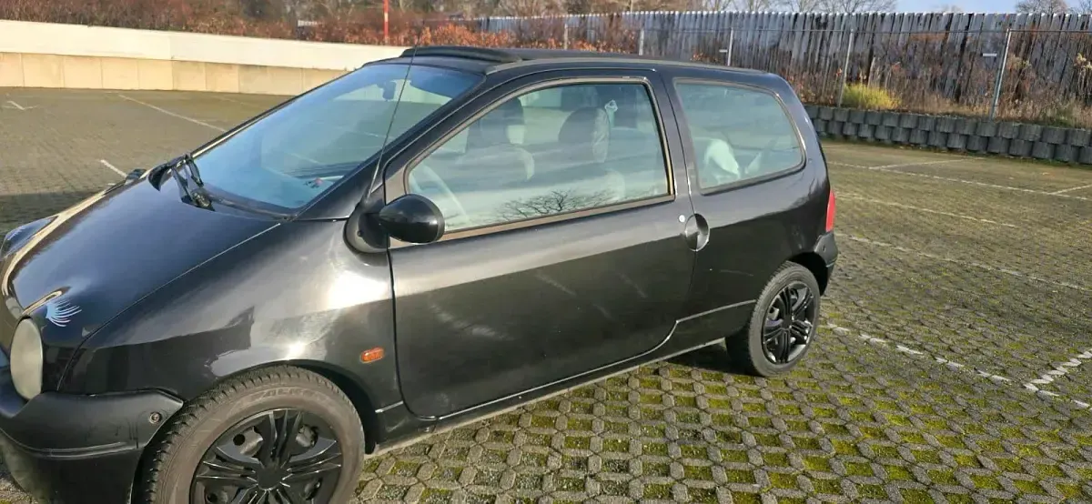 Second-hand Renault Twingo 58 CP (42 kW) 2003 Negru Hatchback