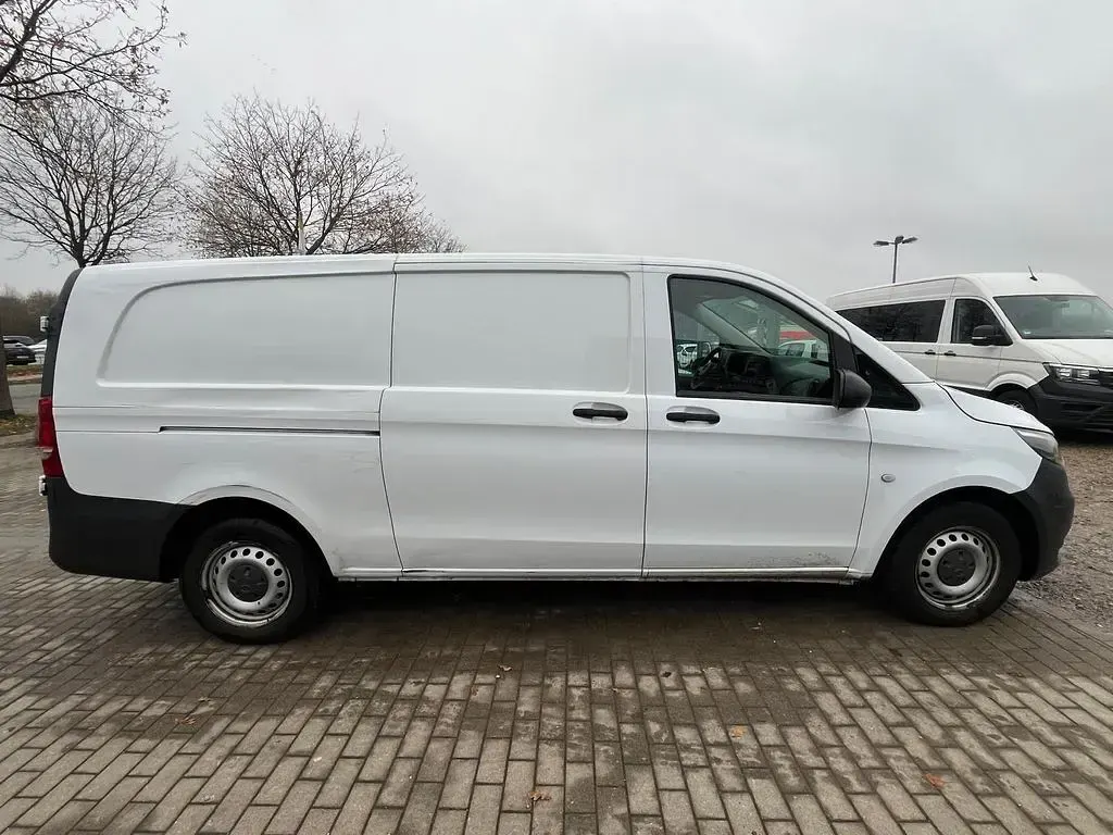 Gebraucht Mercedes Vito 163 PS (119 kW) 2018 Weiß Van