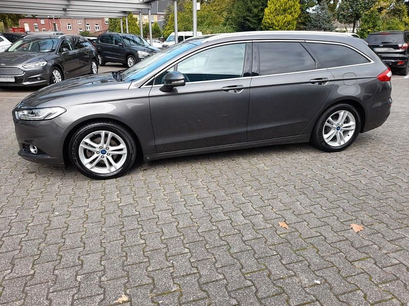 Gebraucht Ford Mondeo Titanium 203 PS (149 kW) 2015 Grau Kombi