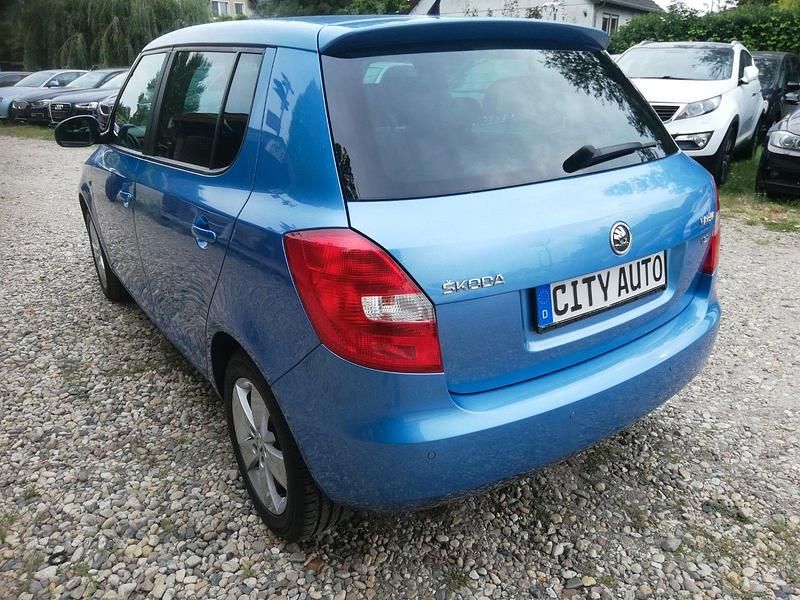 Gebraucht Skoda Fabia Fresh 86 PS (63 kW) 2013 Denimblau metallic Kleinwagen