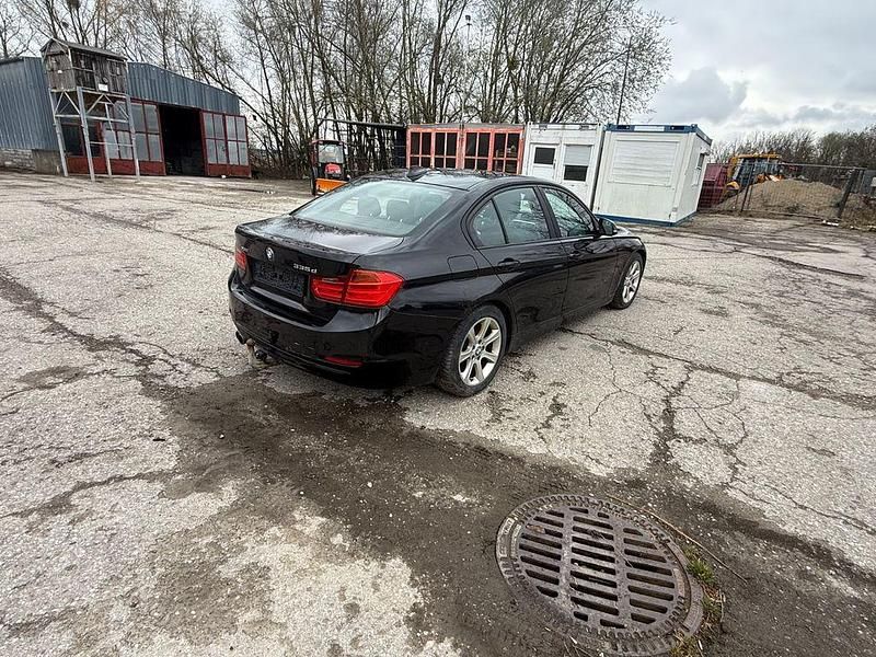 Gebraucht BMW 335 Comfort Edition 313 PS (230 kW) 2014 Schwarz Limousine