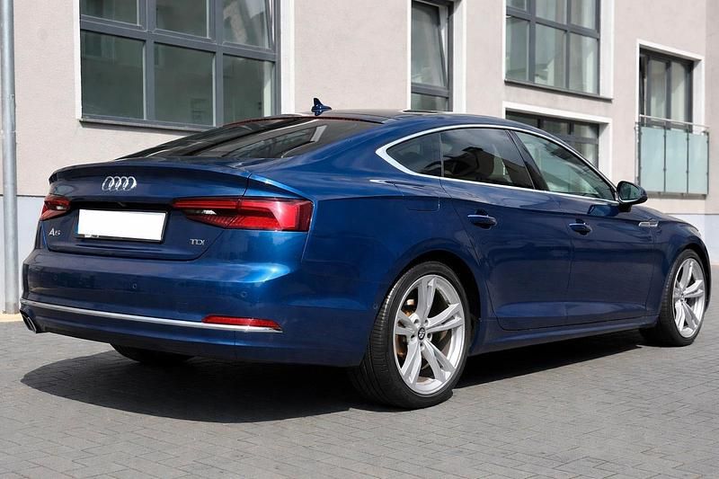 Gebraucht Audi A5 Sportback Ambiente 190 PS (139 kW) 2018 Blau Kleinwagen