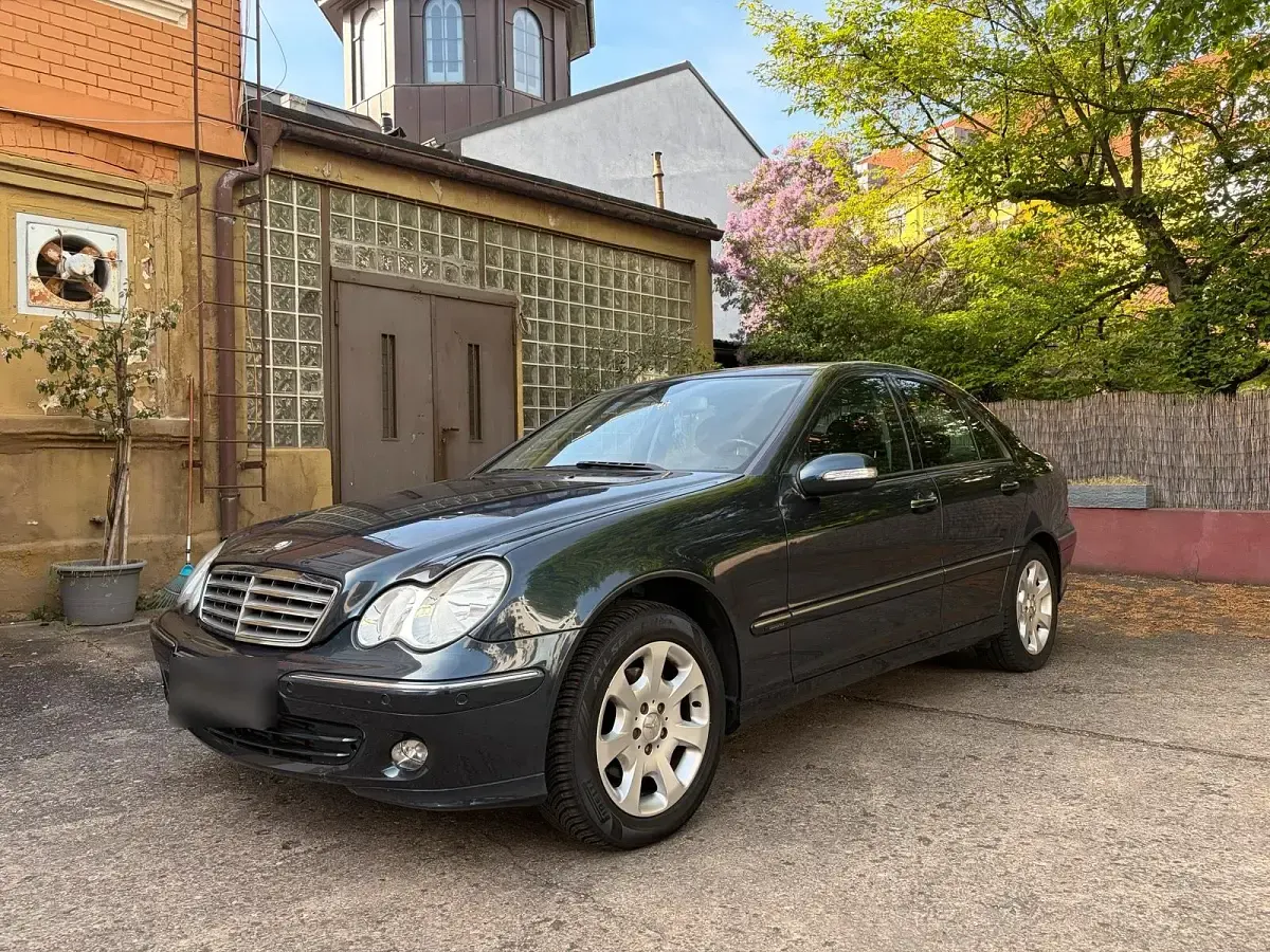 Gebraucht Mercedes C180 Elegance 143 PS (105 kW) 2004 Blau Limousine