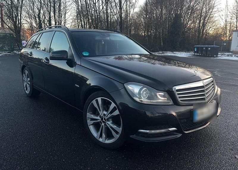 Gebraucht Mercedes C250 204 PS (150 kW) 2011 Schwarz Kombi