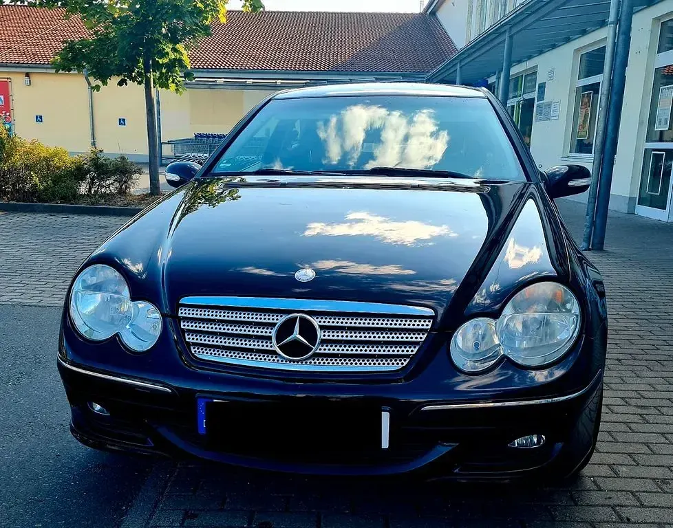 Gebraucht Mercedes C160 122 PS (89 kW) 2006 Schwarz Coupé