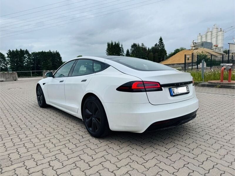 Weiß Gebraucht 2023 Tesla Model S Long Range Limousine | 74.800 € (Etwas zu teuer) - Bild 1/4