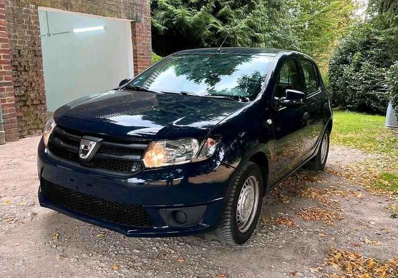 Blau Gebraucht 2015 Dacia Sandero Kleinwagen | 2.390 € (Superpreis) - Bild 1/4