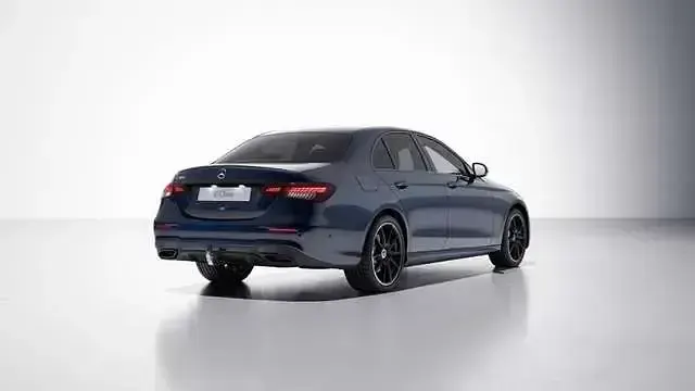 Second-hand Mercedes E300 AMG 258 CP (189 kW) 2023 Albastru Berlinǎ