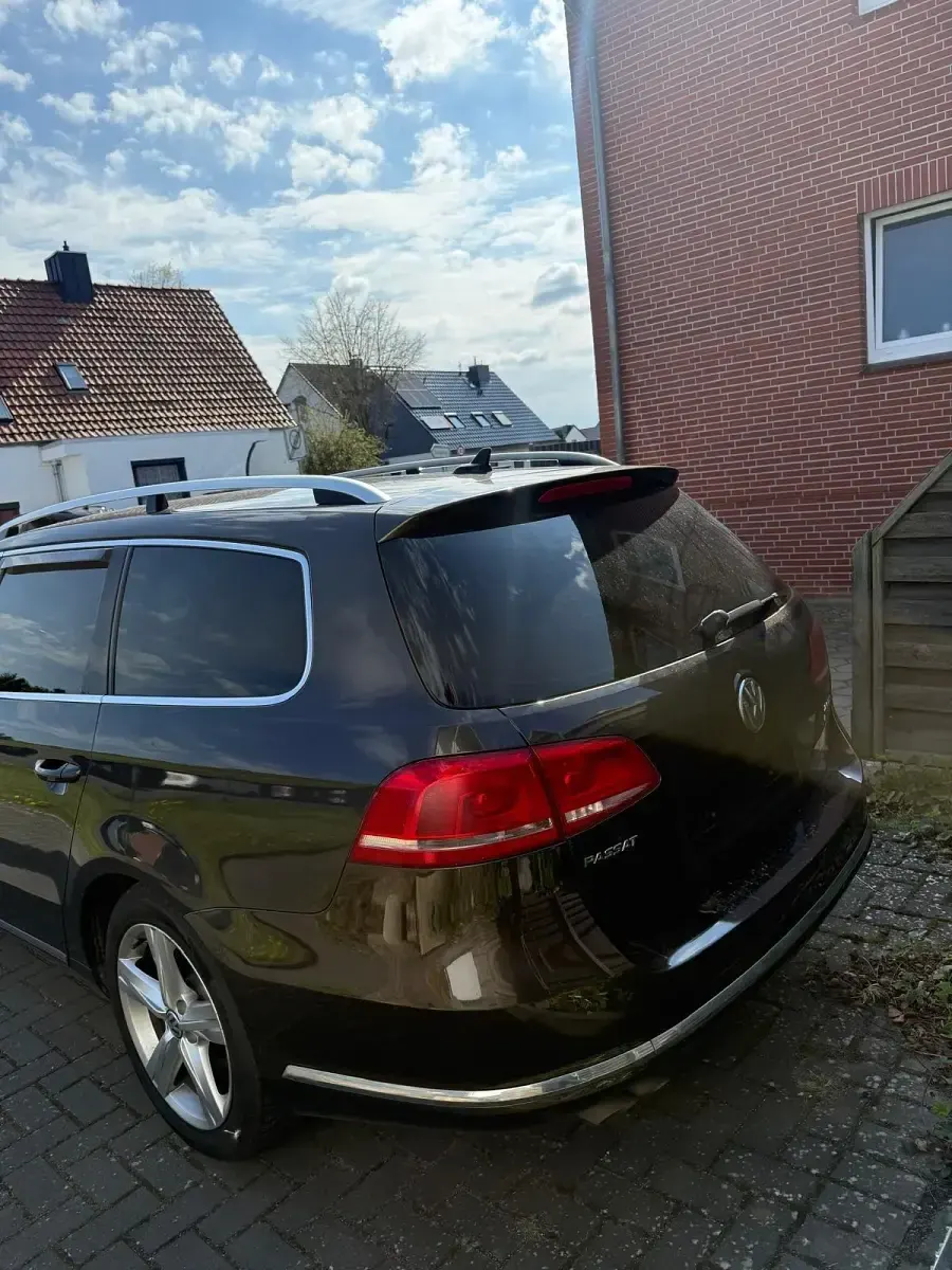 Usata VW Passat 140 CV (102 kW) 2012 Marrone Station wagon