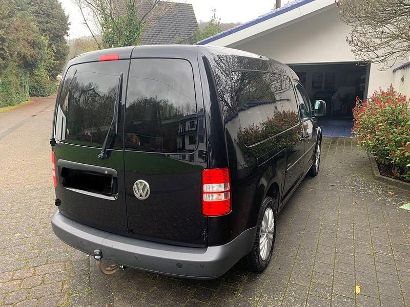 Gebraucht VW Caddy Maxi Team 140 PS (102 kW) 2015 Schwarz Van / Kleinbus