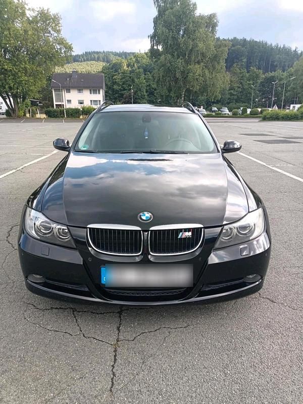 Schwarz Gebraucht 2007 BMW 320 Kombi | 2.950 € (Superpreis) - Bild 1/4