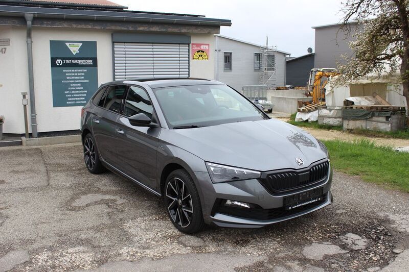 Grau Gebraucht 2023 Skoda Scala Monte Carlo Kleinwagen | 20.690 € (Fairer Preis) - Bild 1/4