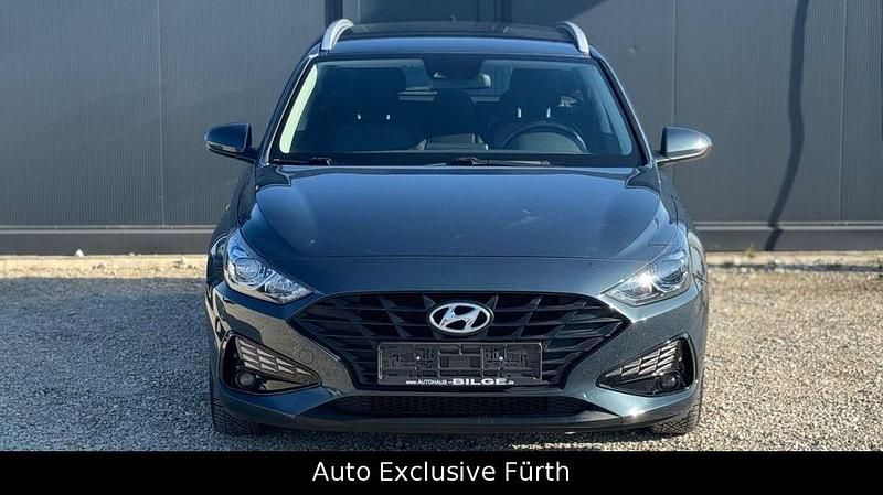 Gebraucht Hyundai i30 Pure 110 PS (80 kW) 2021 Blau Kombi