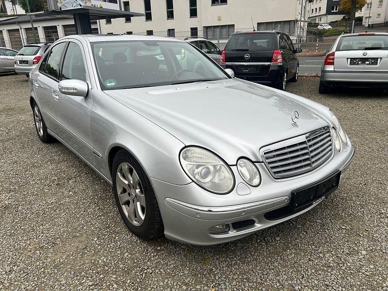 Gebraucht Mercedes E280 190 PS (139 kW) 2006 Silber Limousine