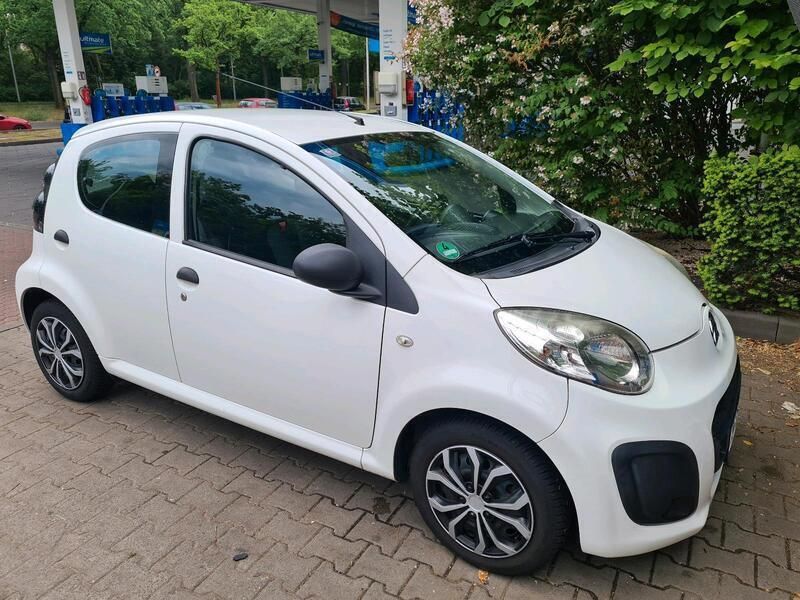 Weiß Gebraucht 2012 Citroën C1 Kleinwagen | 2.100 € (Guter Preis) - Bild 1/4
