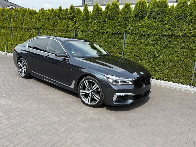Grau Gebraucht 2019 BMW 730 Executive Limousine | 47.000 € (Etwas zu teuer) - Bild 1/4