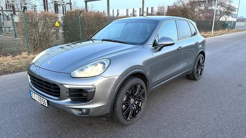 Grau Gebraucht 2015 Porsche Cayenne S SUV | 29.990 € - Bild 1/4