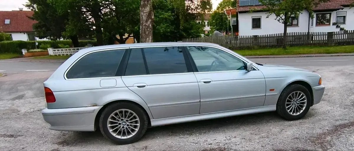 Gebraucht BMW 530 231 PS (169 kW) 2002 Silber Kombi