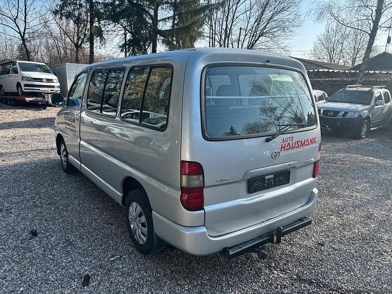 Gebraucht Toyota HiAce 117 PS (86 kW) 2007 Silber Van / Kleinbus