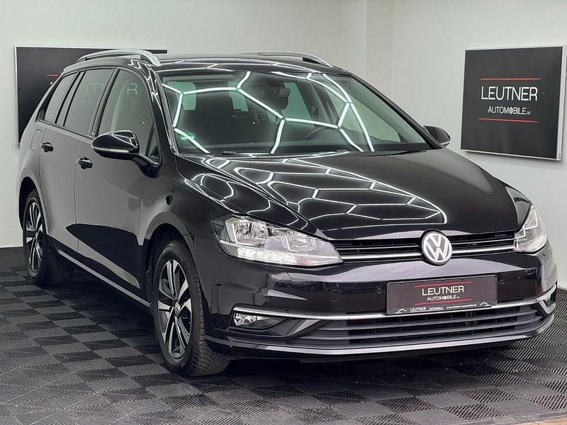 Deep black perleffekt Gebraucht 2020 VW Golf VII United Kombi | 17.900 € (Guter Preis) - Bild 1/4
