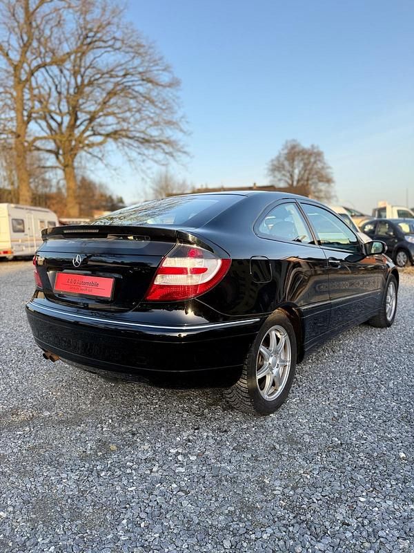 Gebraucht Mercedes C160 122 PS (89 kW) 2006 Schwarz Coupé