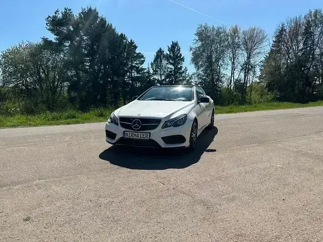 Używany Mercedes E500 AMG 408 KM (300 kW) 2014 Biały Kabriolet