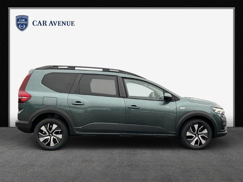 Neu Dacia Jogger Expression 110 PS (80 kW) 2026 Grün Van / Kleinbus