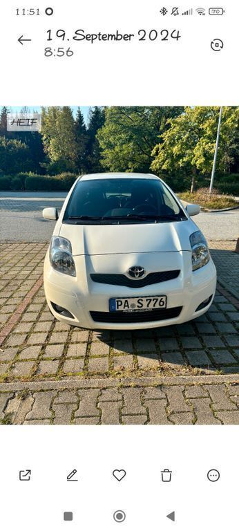 Weiß Gebraucht 2011 Toyota Yaris Cool Kleinwagen | 3.850 € (Guter Preis) - Bild 1/4