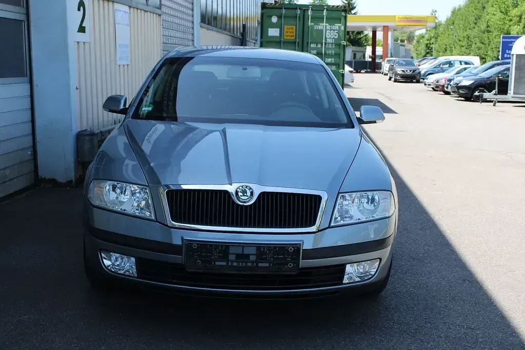 Gebraucht Skoda Octavia Elegance 102 PS (75 kW) 2005 Grau Limousine