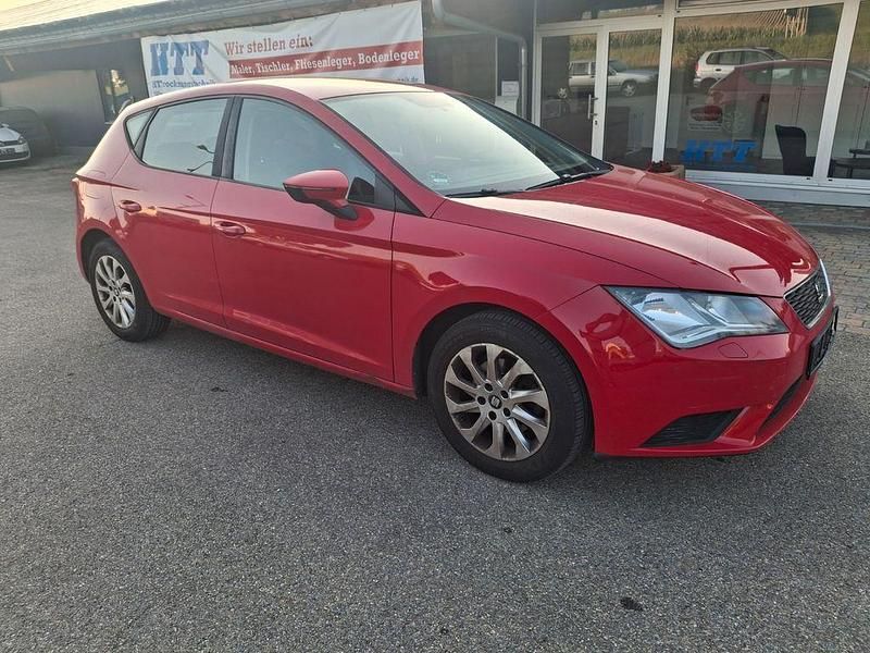 Rot Gebraucht 2014 Seat Leon Reference Limousine | 4.800 € (Superpreis) - Bild 1/4