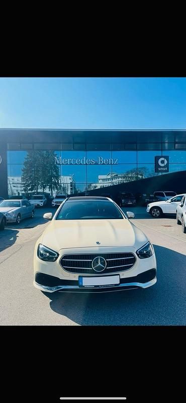 Gebraucht Mercedes E220 200 PS (147 kW) 2023 Beige Kombi