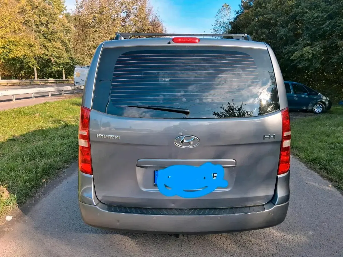 Gebraucht Hyundai H-1 170 PS (125 kW) 2010 Grau Van / Kleinbus