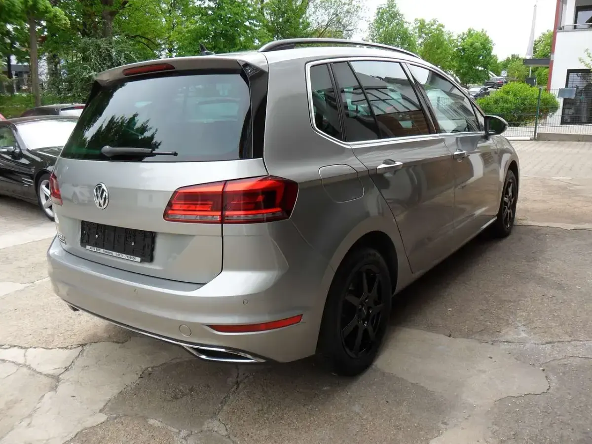 Second-hand VW Golf VII Highline 150 CP (110 kW) 2019 Bej Break