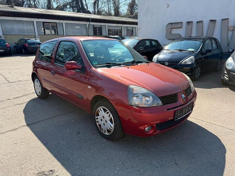 Gebraucht Renault Clio II 58 PS (42 kW) 2005 Rot Limousine