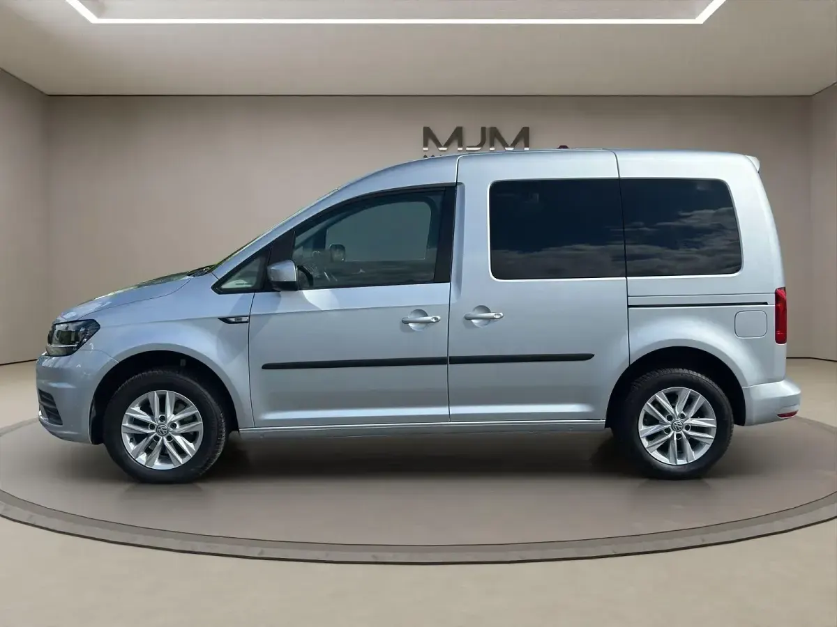 Gebraucht VW Caddy Trendline 102 PS (75 kW) 2016 Silber Van / Kleinbus