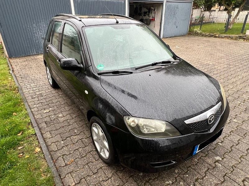 Schwarz Gebraucht 2003 Mazda 2 Limousine | 800 € (Guter Preis) - Bild 1/4