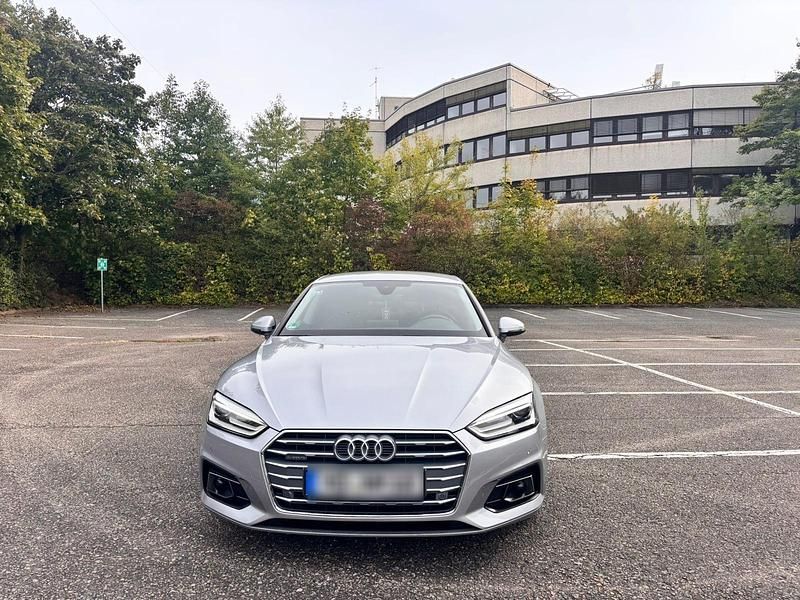 Grau Gebraucht 2019 Audi A5 Sportback Comfort Limousine | 26.500 € (Fairer Preis) - Bild 1/4
