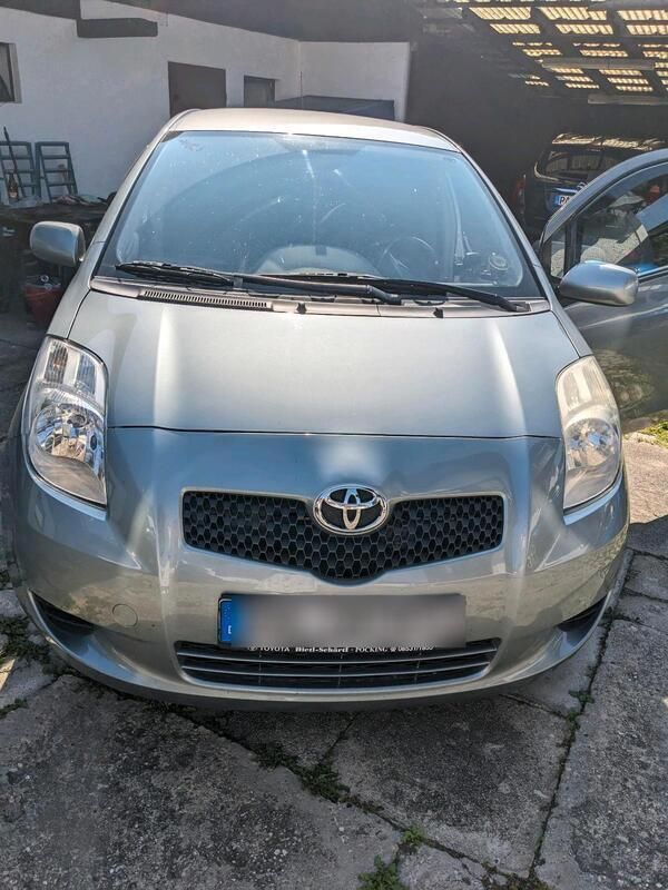 Silber Gebraucht 2006 Toyota Yaris Kleinwagen | 3.500 € (Fairer Preis) - Bild 1/4
