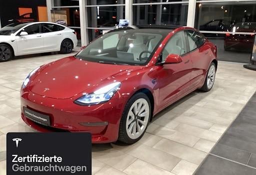 Rot Gebraucht 2021 Tesla Model 3 Long Range RWD Limousine | 32.100 € (Teuer) - Bild 1/4