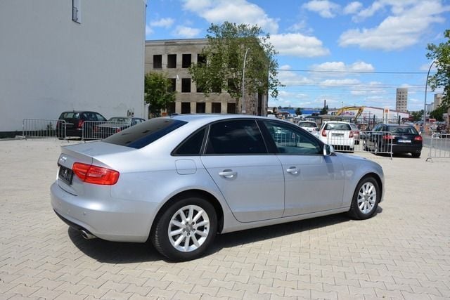 Gebraucht Audi A4 Ambiente 245 PS (180 kW) 2014 Silber metallic Limousine