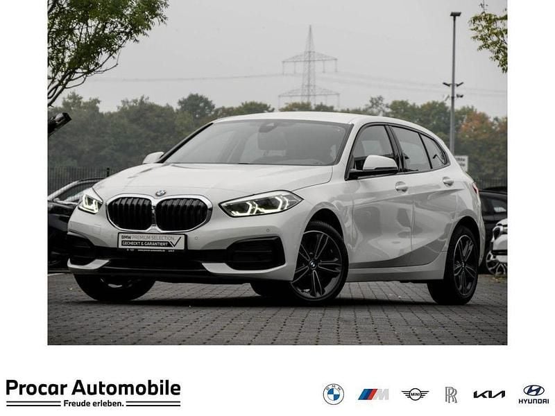 Weiß Gebraucht 2022 BMW 120 Sport Line Kleinwagen | 21.990 € (Guter Preis) - Bild 1/4