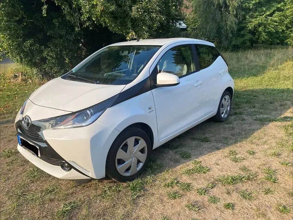 Gebraucht Toyota Aygo 72 PS (52 kW) 2017 Weiß Kleinwagen
