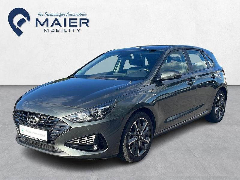 Grau Gebraucht 2023 Hyundai i30 Trend Limousine | 14.750 € (Guter Preis) - Bild 1/4