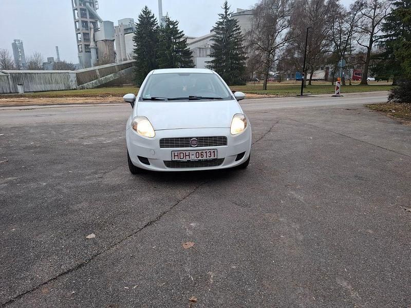 Gebraucht Fiat Punto Active 65 PS (47 kW) 2009 Weiß Limousine