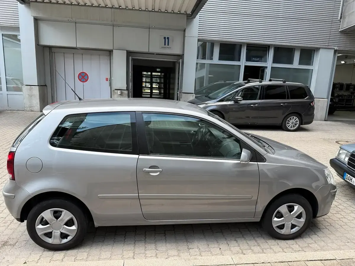 Gebraucht VW Polo 44 PS (32 kW) 2009 Grau Kleinwagen