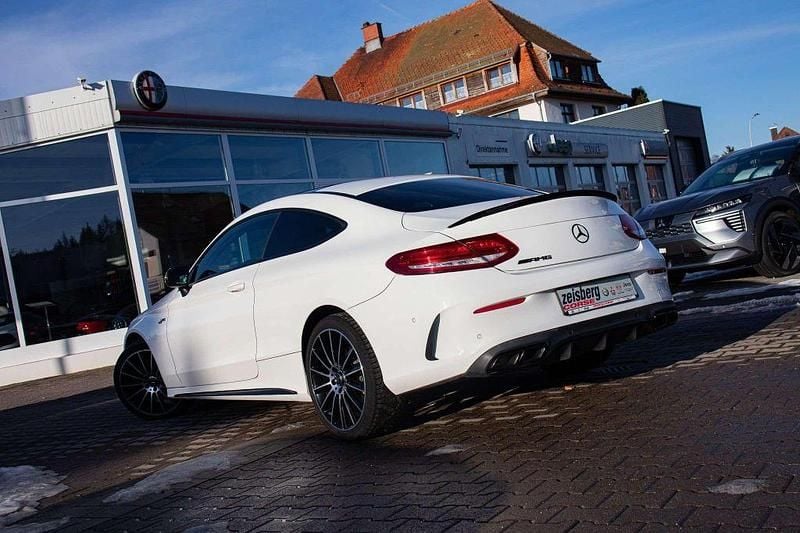 Gebraucht Mercedes C300 AMG line 245 PS (180 kW) 2017 Weiß Coupé