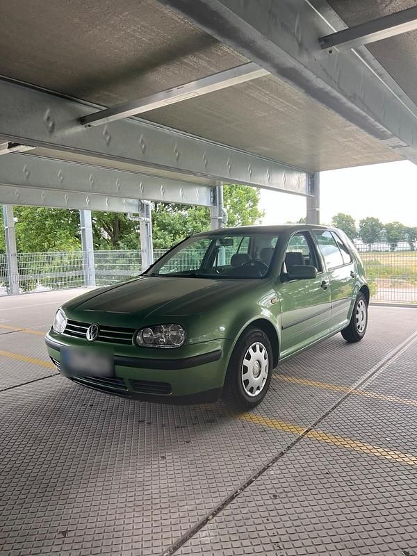 Grün Gebraucht 1999 VW Golf IV Comfortline Kleinwagen | 1.500 € (Fairer Preis) - Bild 1/4