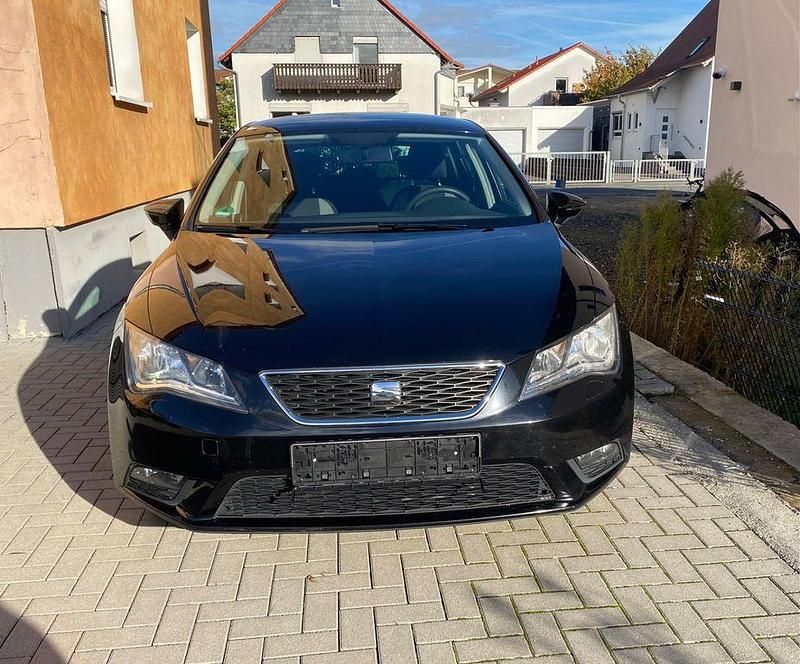 Gebraucht Seat Leon Reference 105 PS (77 kW) 2014 Phantomschwarz/universo black Limousine