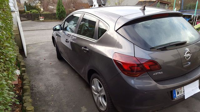 Gebraucht Opel Astra 218 PS (160 kW) 2010 Grau Limousine